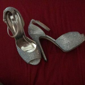 AB rhinestone size 8 1/2